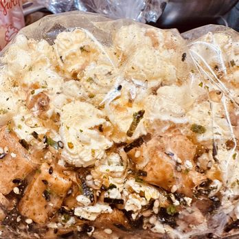 L1 Iniki Popcorn - Volcano mix (butter, furikake, mochi crunch). - Popcorn Shops Near Me - Urban Honolulu, Hawaii L1 Iniki Popcorn - Volcano mix (butter, furikake, mochi crunch). - Popcorn Shops Near Me - Urban Honolulu, Hawaii
