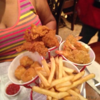 Bubba Gump Shrimp - Seafood feast - Seafood Near Me - Long Beach, California