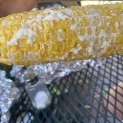 Hamburguesas El Gordo - A pretty pathetic elote!