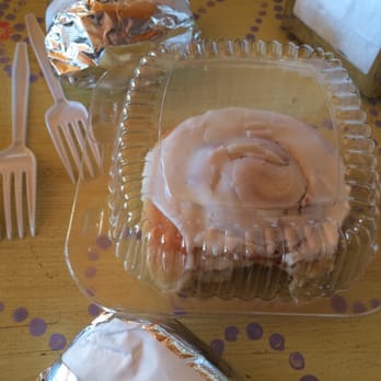 Surfhouse Espresso - Cinnamon rolls - Coffee & Tea Near Me - Pacific Beach, Washington