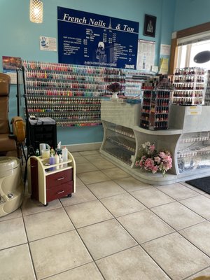 French Nails & Tanning