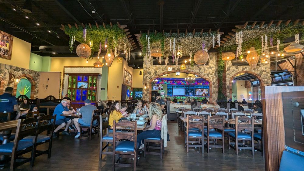 Aguacates Mexican Cantina