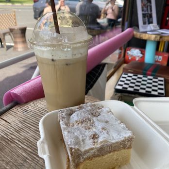 Pot Heads Coffee House - Crumb Coffee cake - Coffee & Tea Near Me - Bensalem, Pennsylvania