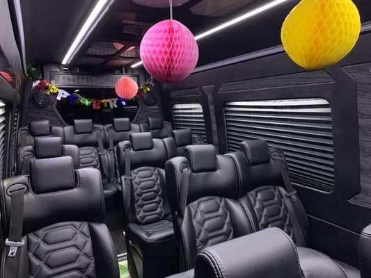 Corporate outings and private parties - With a diverse fleet, 5-Sar CLS caters to everyone's transportation needs Corporate outings and private parties - With a diverse fleet, 5-Sar CLS caters to everyone's transportation needs
