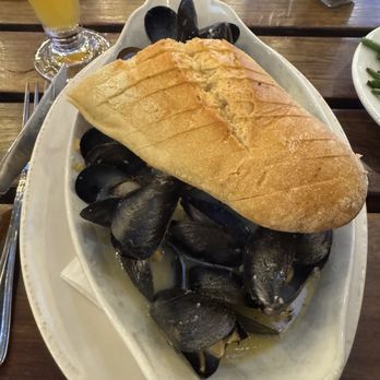 Café Benelux - Mussels - Belgian Near Me - Milwaukee, Wisconsin