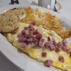 The Perfect Coffee - Ham and cheese omelet - that thing is very densely packed with ham.