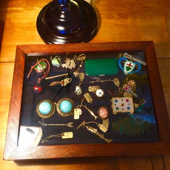 Past Meets Present - Used, Vintage & Consignment Near Me - Chagrin Falls, Ohio