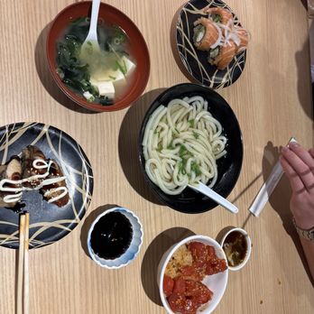 Waka Sakura Sushi Restaurant - Sushi Bars Near Me - Kapolei, Hawaii