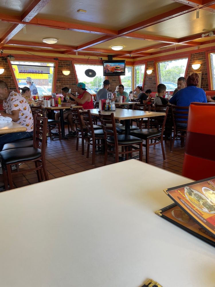 Los Compadres Taqueria