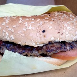 Lighthouse Fountain & Grill - Hamburger w/tomato & ketchup