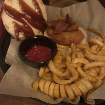 Wolfden Brewing Company - Cowboy up Sandwich added bacon - Brewpubs Near Me - Bloomingdale, Illinois
