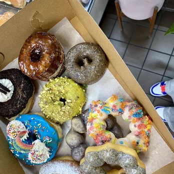 Friendly Donuts - Dossants, Ube Donut, Mochi Donuts, flan donut, rainbow donut - Donuts Near Me - Orange, California Friendly Donuts - Dossants, Ube Donut, Mochi Donuts, flan donut, rainbow donut - Donuts Near Me - Orange, California