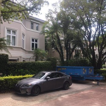 Garbageman - 10 yards Dump Trailer @ Bayshore Villas - Coral Gable - Junk Removal & Hauling Near Me - Miami, Florida Garbageman - 10 yards Dump Trailer @ Bayshore Villas - Coral Gable - Junk Removal & Hauling Near Me - Miami, Florida