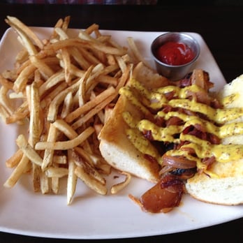 Warren's Ale House - Bratwurst plate - New American Near Me - Wheaton, Illinois Warren's Ale House - Bratwurst plate - New American Near Me - Wheaton, Illinois