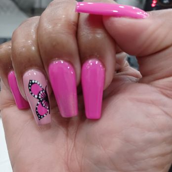 209 Nails Lounge - Nails by Christina - Nail Salons Near Me - Stockton, California