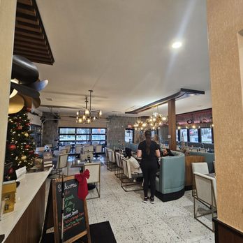 Brunch With Me - Inside - Breakfast & Brunch Near Me - Saint Clair Shores, Michigan
