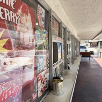 Fosters Freeze - Glendora - Ice Cream & Frozen Yogurt Near Me - Glendora, California Fosters Freeze - Glendora - Ice Cream & Frozen Yogurt Near Me - Glendora, California