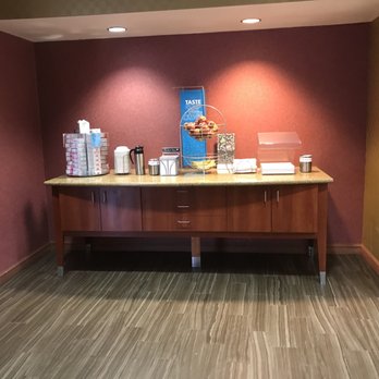Hampton Inn Santa Rosa - Part of the Breakfast bar - Hotels Near Me - Santa Rosa, New Mexico