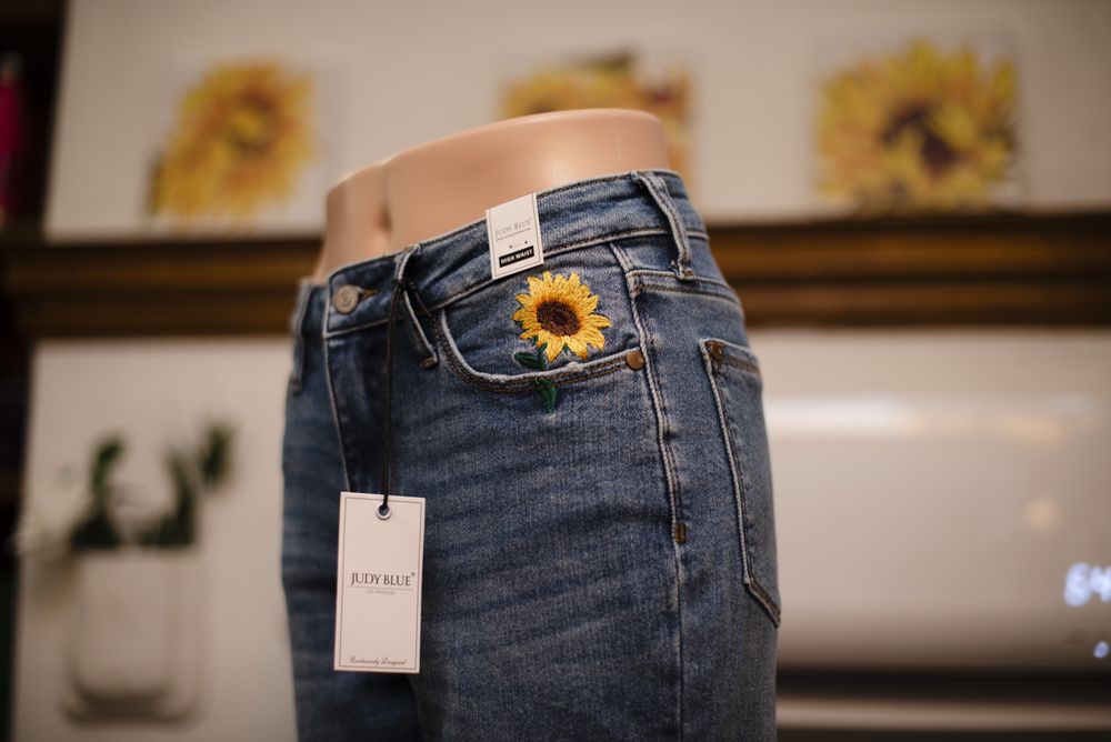 Lilypepper Boutique Logo