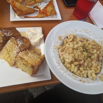 Jealous Monk - Cornbread with honey drizzle and bacon Mac and cheese - Beer Gardens Near Me - Mystic, Connecticut