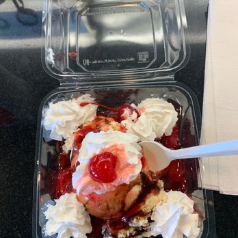 Penny's Diner - 1 scoop sundae with strawberries and chocolate sauce on vanilla ice cream. - American Near Me - Vaughn, New Mexico Penny's Diner - 1 scoop sundae with strawberries and chocolate sauce on vanilla ice cream. - American Near Me - Vaughn, New Mexico