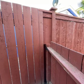 Skillful Fence - Creative solution to a wide gap. - Fences & Gates Near Me - Federal Way, Washington Skillful Fence - Creative solution to a wide gap. - Fences & Gates Near Me - Federal Way, Washington