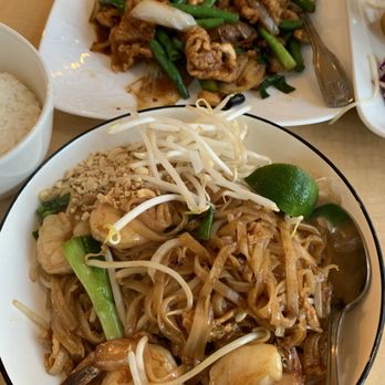 Full Moon Thai - Cashew Delight on top of pic and Pad Thai with shrimp - Thai Near Me - Portland, Oregon