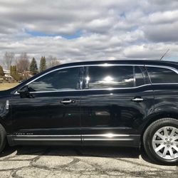 PTP BLACK - Chauffeurs always arrive 30 minutes early