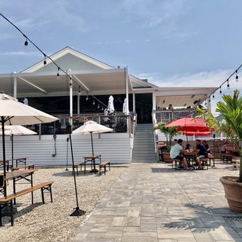 Dockside Brewery - The outdoor biergarten - Breweries Near Me - Milford, Connecticut