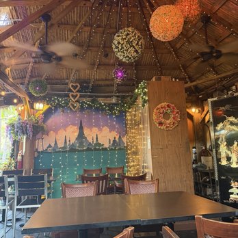 Malakor Thai Cafe - Outside patio - Thai Near Me - West Palm Beach, Florida