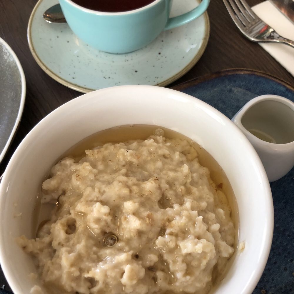 Perle Oban Hotel - Porridge with honey and tea - Hotels Near Me - Oban, AGB