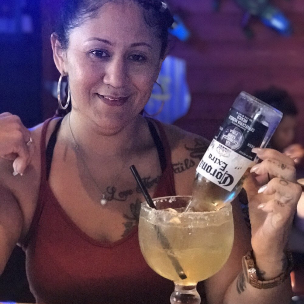 Bubba's 33 - Cheer beer  enjoy at restaurants bubbus - Burgers Near Me - Universal City, Texas