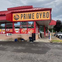 Prime gyro - Inside this gas station convenience store