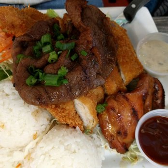Da Kitchen Maui - Mixed plate with every type of meat possible - Hawaiian Near Me - Kihei, Hawaii Da Kitchen Maui - Mixed plate with every type of meat possible - Hawaiian Near Me - Kihei, Hawaii
