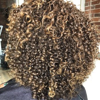Salon Mii No.2 - Devacut by Marysol - Hair Salons Near Me - Haverhill, Massachusetts