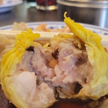 Kingdom Dim Sum - Scallop pork and Scallops Pork Shrimp Siu Mai (3) - Dim Sum Near Me - Los Angeles, California Kingdom Dim Sum - Scallop pork and Scallops Pork Shrimp Siu Mai (3) - Dim Sum Near Me - Los Angeles, California