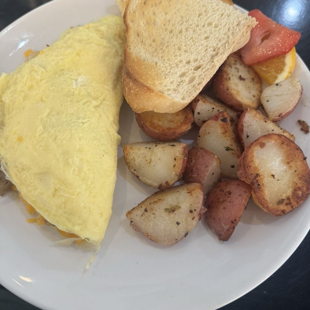 Sweet E's Cafe - Make your own omelette - Cafes Near Me - Honolulu, Hawaii Sweet E's Cafe - Make your own omelette - Cafes Near Me - Honolulu, Hawaii