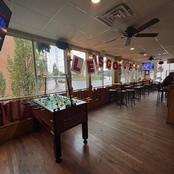 Jimmys Old Town Tavern - Inside - American Near Me - Herndon, Virginia
