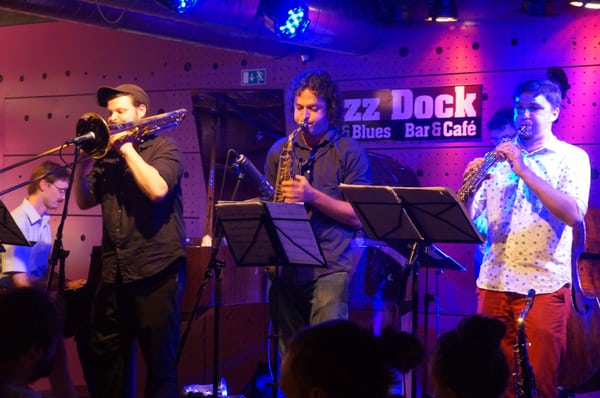 Jazz Dock by null