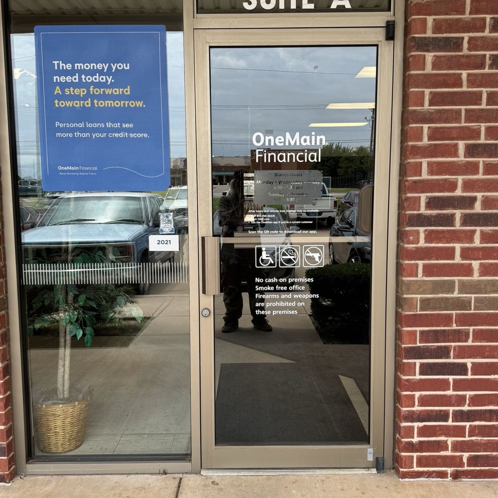 OneMain Financial - Front door with business hours - Installment Loans Near Me - Midwest City, Oklahoma OneMain Financial - Front door with business hours - Installment Loans Near Me - Midwest City, Oklahoma