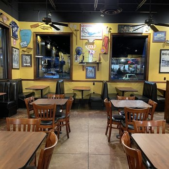 Zaxbys - Dining area - Chicken Wings Near Me - Jacksonville, Florida