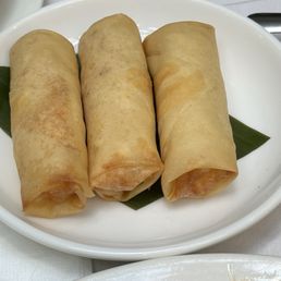 Prawn and Shredded Taro Root Spring Roll / 芋絲鮮蝦春卷