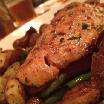 Common Theory - Caramelized Salmon Steak - Gastropubs Near Me - San Diego, California