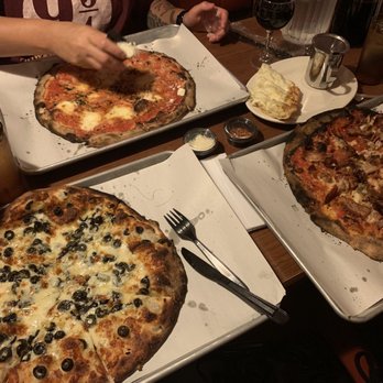 Modern Apizza - Black Olives + Margarita + Italian Bomb + Garlic Bread w/cheese - Pizza Near Me - New Haven, Connecticut