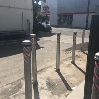 Chase Bank - Reserved parking lot behind chase across from Toyota - Banks & Credit Unions Near Me - Berkeley, California