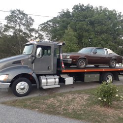 A & T Towing