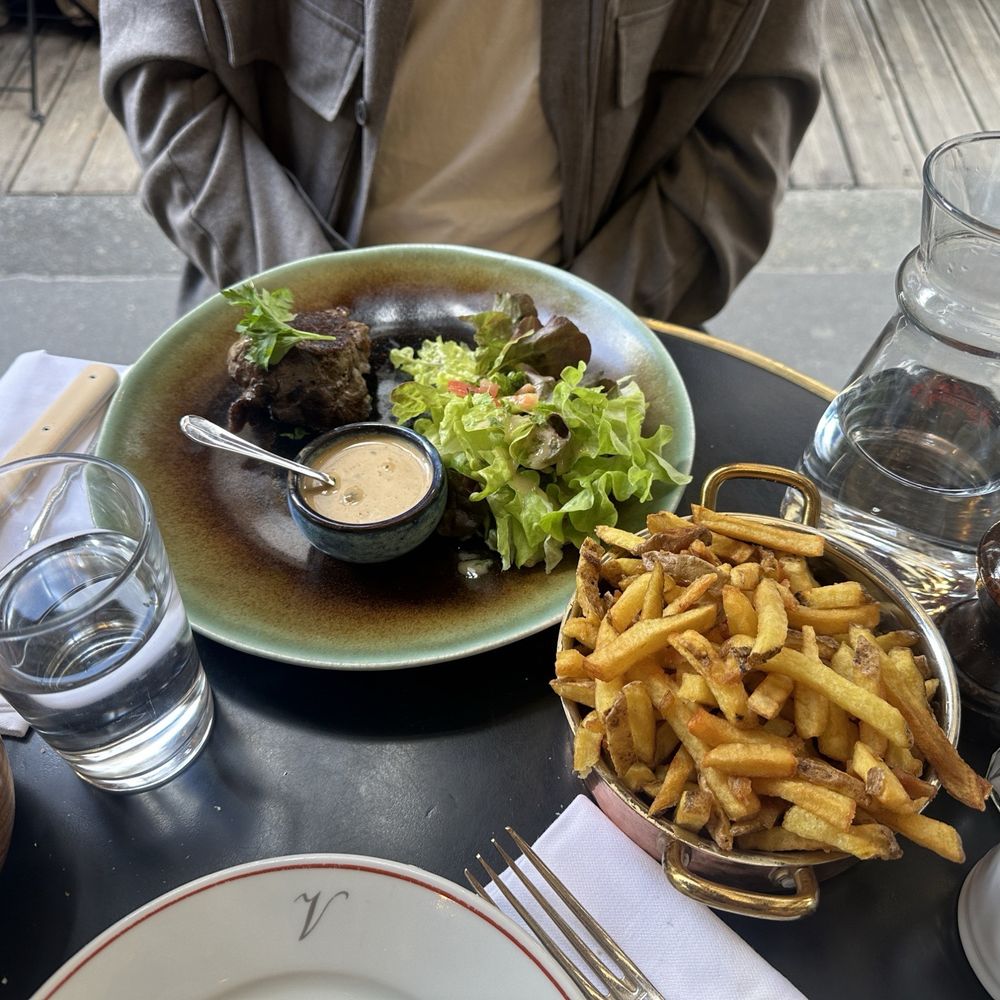 Café Varenne - Steak & frites - French Near Me - Paris, 75 Café Varenne - Steak & frites - French Near Me - Paris, 75