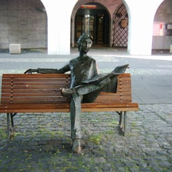 Zeitungsleser-Denkmal