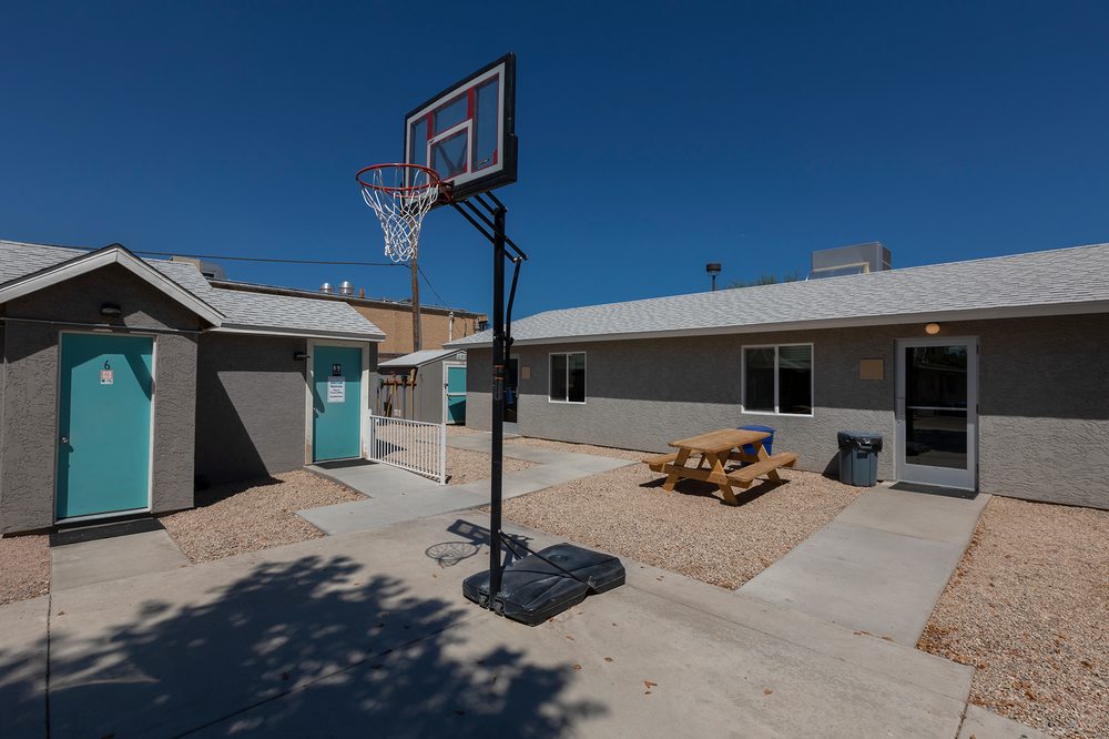 Crossroads - grief counselor in Mesa, AZ