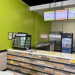 Lifestyle Smoothie - Front counter and menu